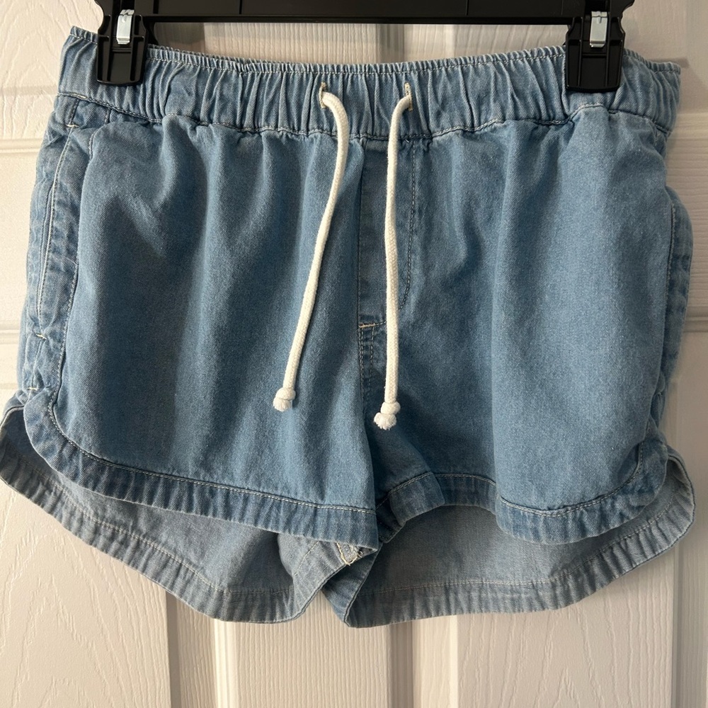 Roxy woman’s denim shorts size small